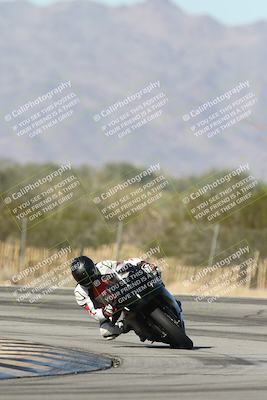 media/Dec-01-2025-Moto Forza (Mon) [[2daa91e15f]]/1-Advanced Group/Session 3 (Turn 3)/